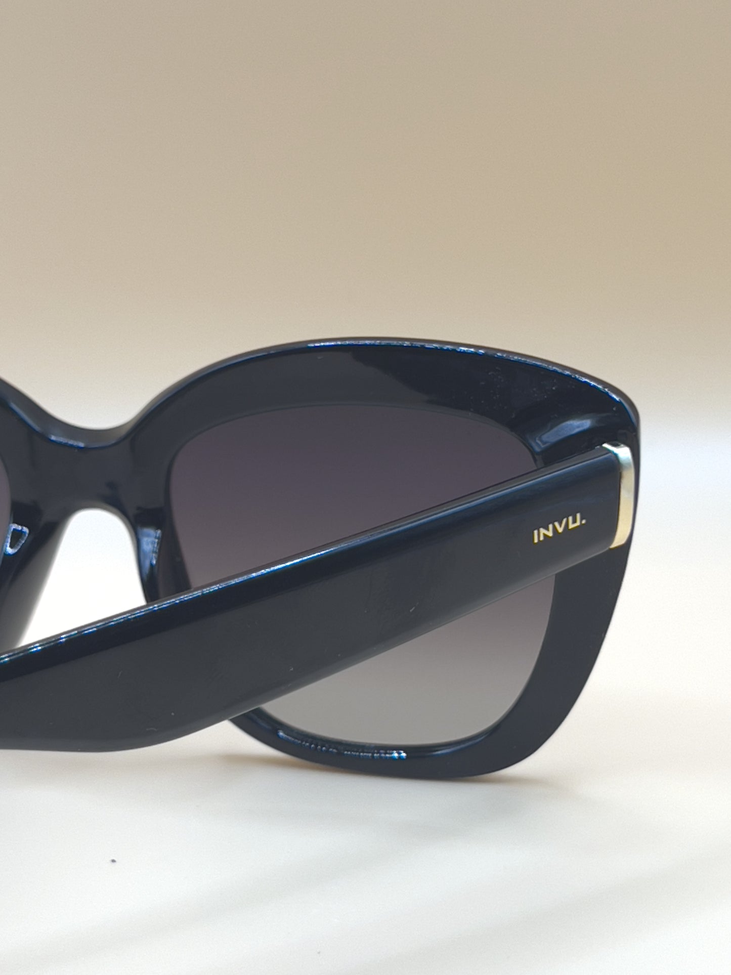 lunette Solaire femme INVU B2311 A CAT. 3