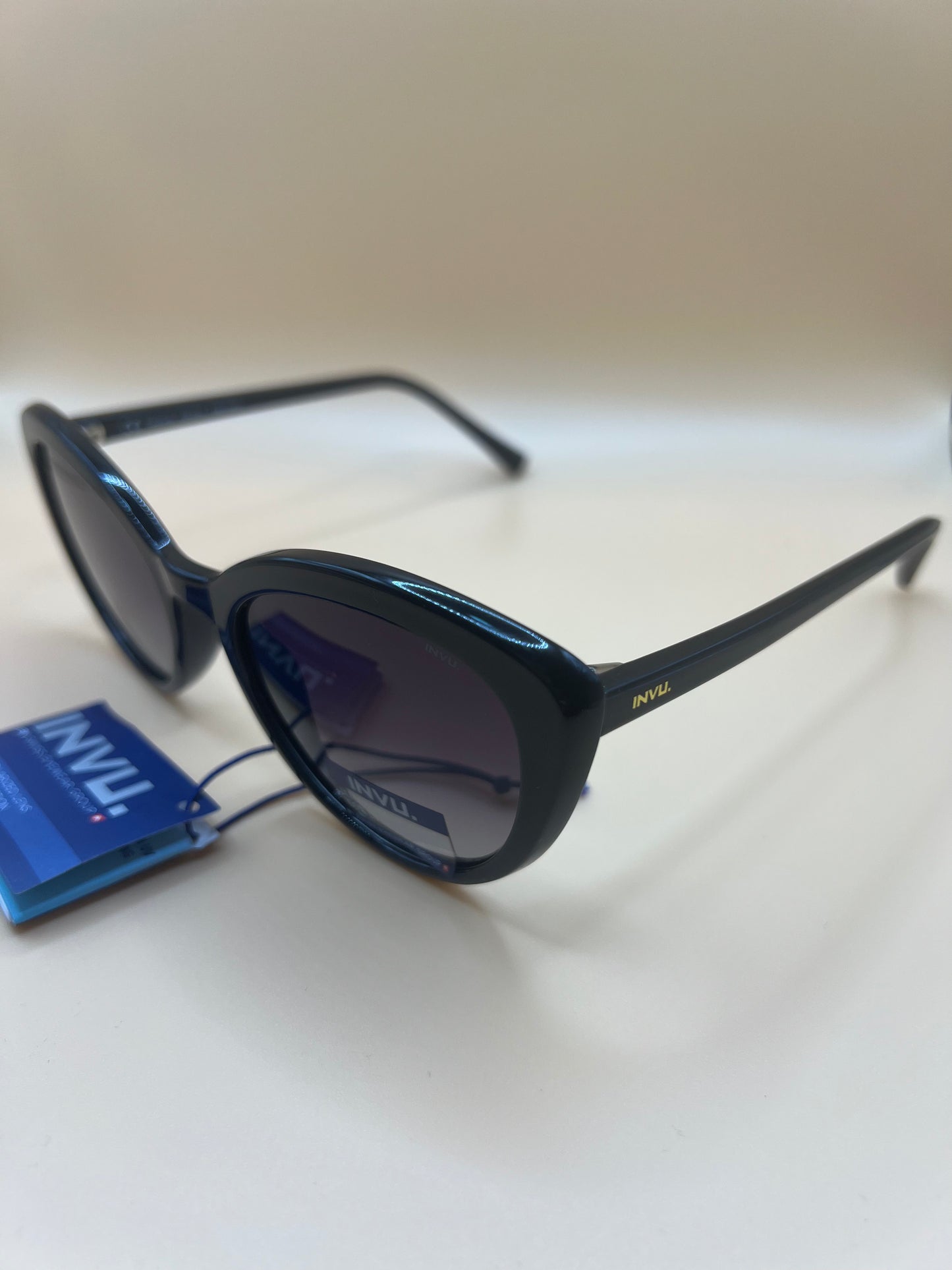 Lunette Solaire Femme Original INVU B2109 A filter Cat.3