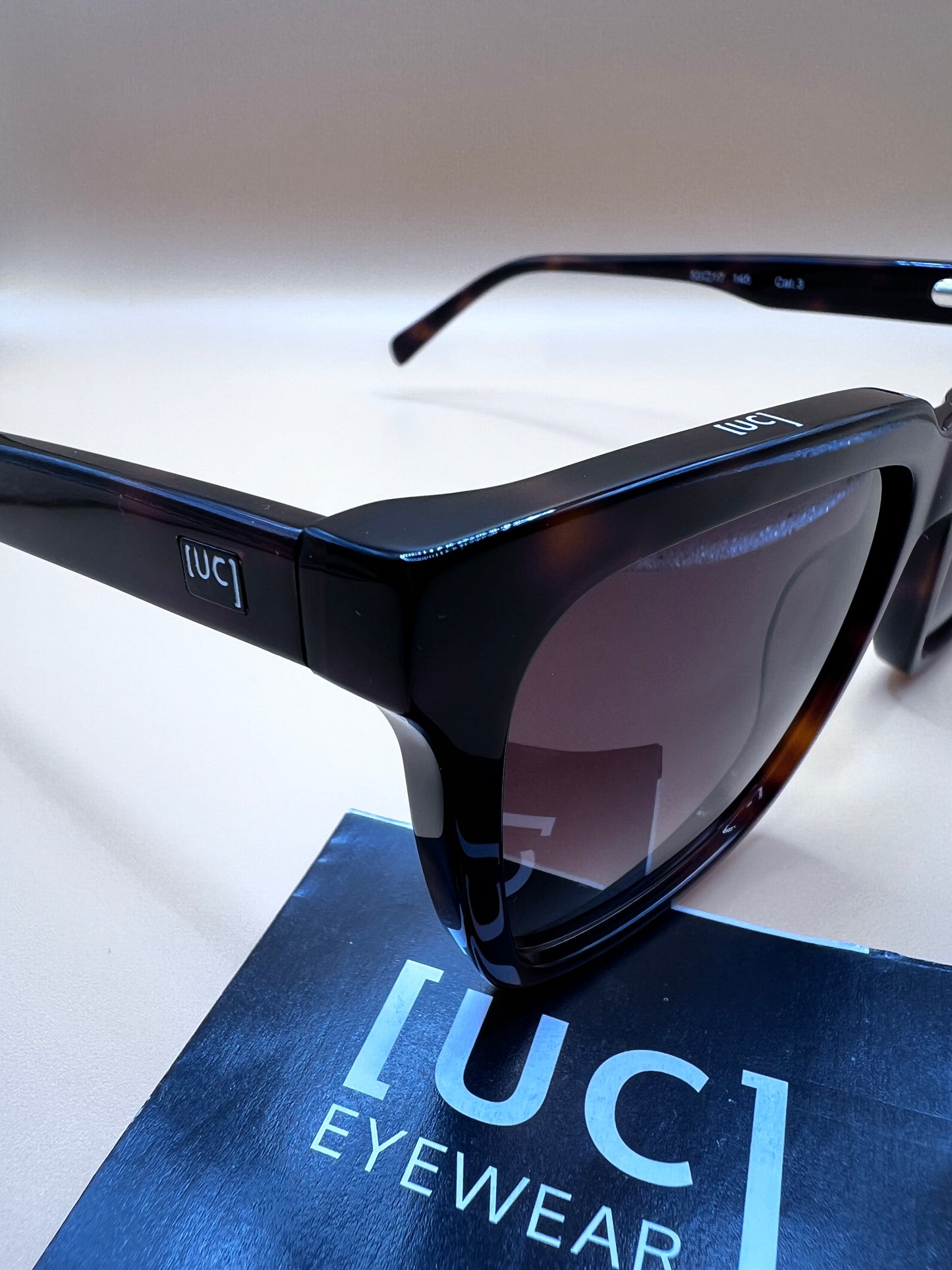 Lunette Solaire Original UC Eyewear Mod 71001 col. 770