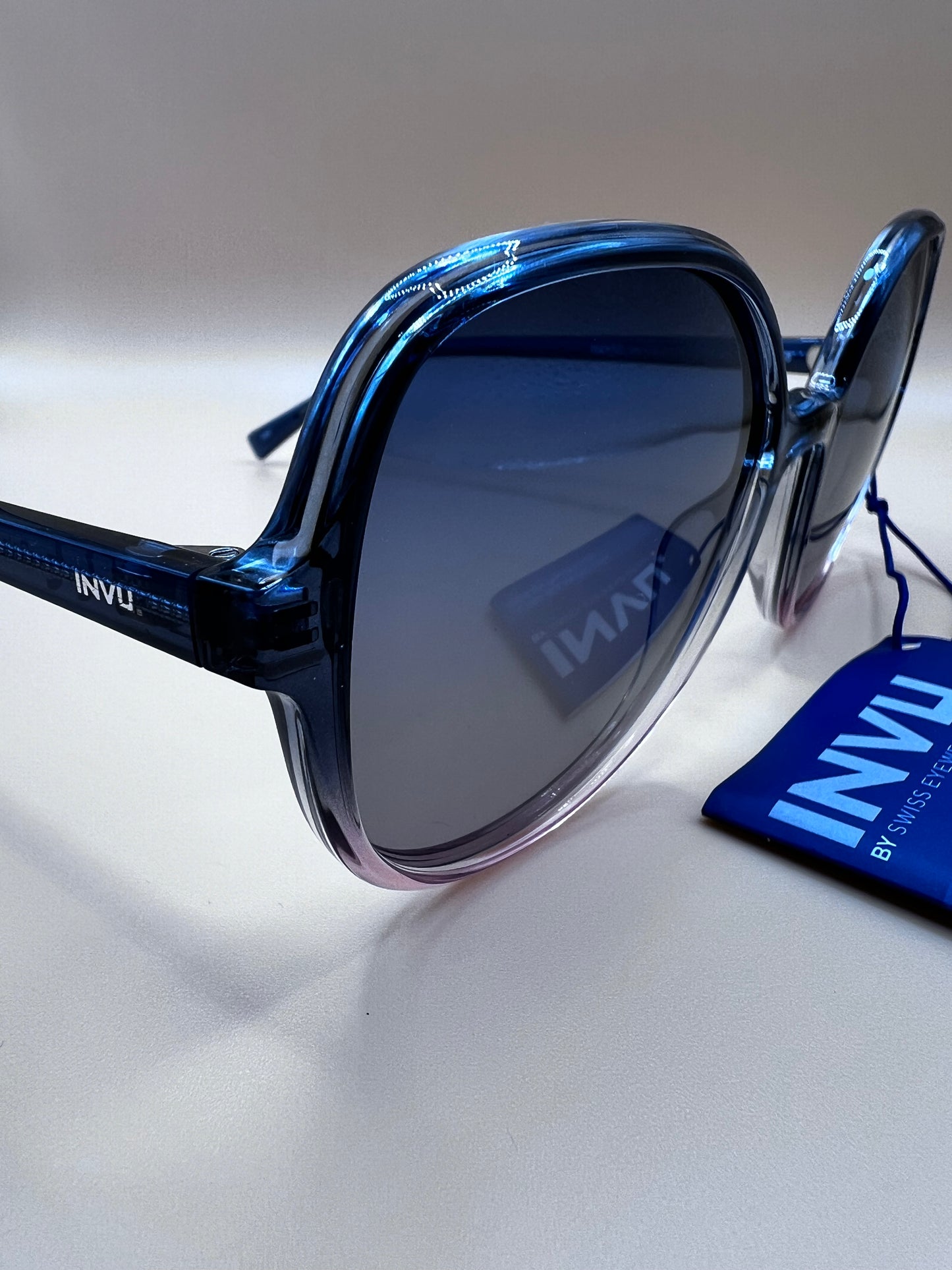Lunette Solaire Femme Original INVU B2035 C Filter Cat.2